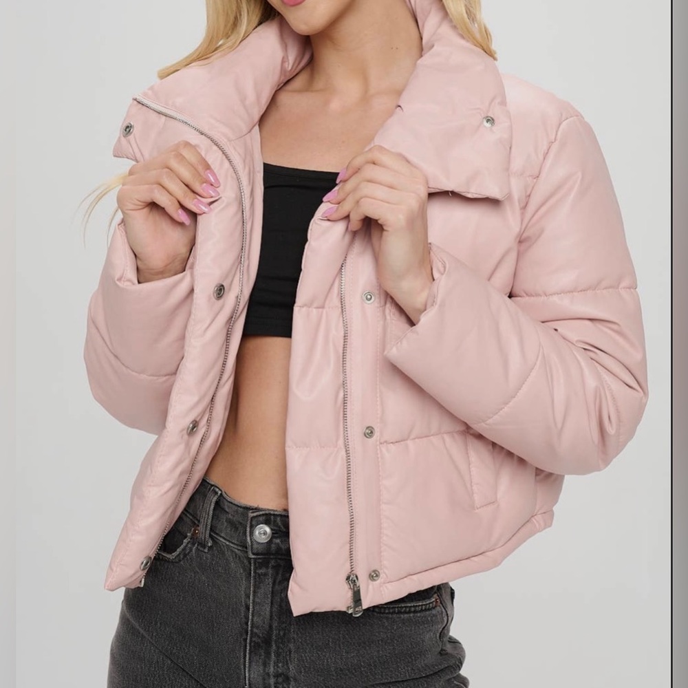 Women's Pink Puffer Jacket - Lightweight Quilted Coat
NWOT